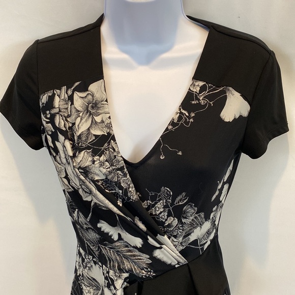 BCBGMAXAZRIA Laudy v-neck midi dress with black and white florals size XS - Picture 4 of 14